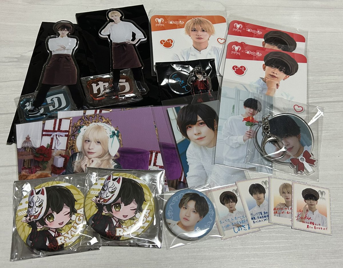 niina_1105's tweet photo. Scapegoat すけーぷ グッズ 交換 買取

【求】🤍or買取

【譲】画像（ALTに詳細あり）

今手元にある譲り先探してるグッズです(  . .)"
お気軽にお声掛けください🙇‍♀️

現場は今のところ12/31、1/17、(1/16ポルガ)います！郵送も可能です！ https://t.co/Z7nmM3DivZ
