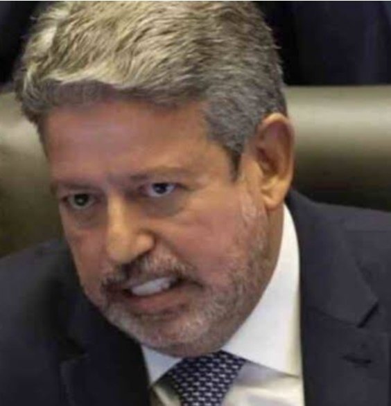 Arthur Lira é a personificação de tudo o que existe de mais podre no Brasil. O retrato vivo do nosso atraso como nação. 🤮