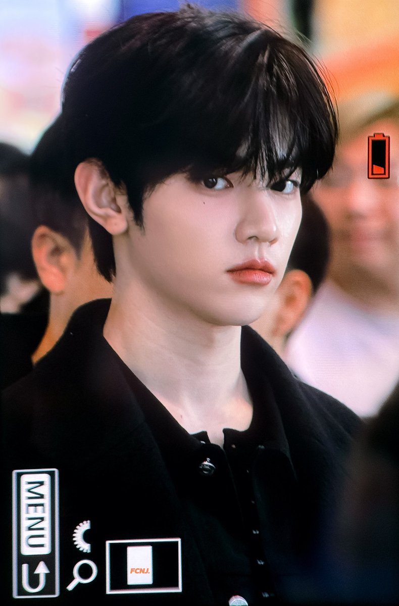 FCNJ_BH's tweet photo. 241228 방콕✈️인천 preview

#장하오 #ZHANGHAO #章昊 #ジャンハオ
#성한빈 #SUNGHANBIN #成韩彬 #ソンハンビン
#ZB1 #ZEROBASEONE  #제로베이스원 https://t.co/25oQ6nqSqi
