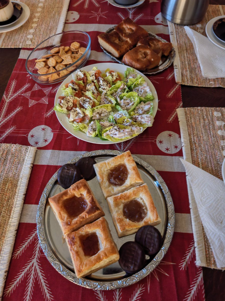 JuhaTenhonen's tweet photo. #elämänrikkausonsykkivässäsydämessä #ChristmasHoliday #grandma #tohmajärvi #keskikarjala #pohjoiskarjala #ItsGoodForPeopleToBeHere #FullCare #YouCouldGetUsedToThis #PermissionToEnjoy #together #TogetherWeAreStronger #TimeSpentTogether #HappinessIsLovedOnesNear https://t.co/VOo9nkKex2
