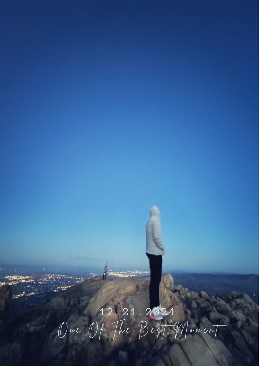 saalu4m's tweet image. standing on top of the world, soaking in the moment. One of the best vibes ever. #ChasingViews