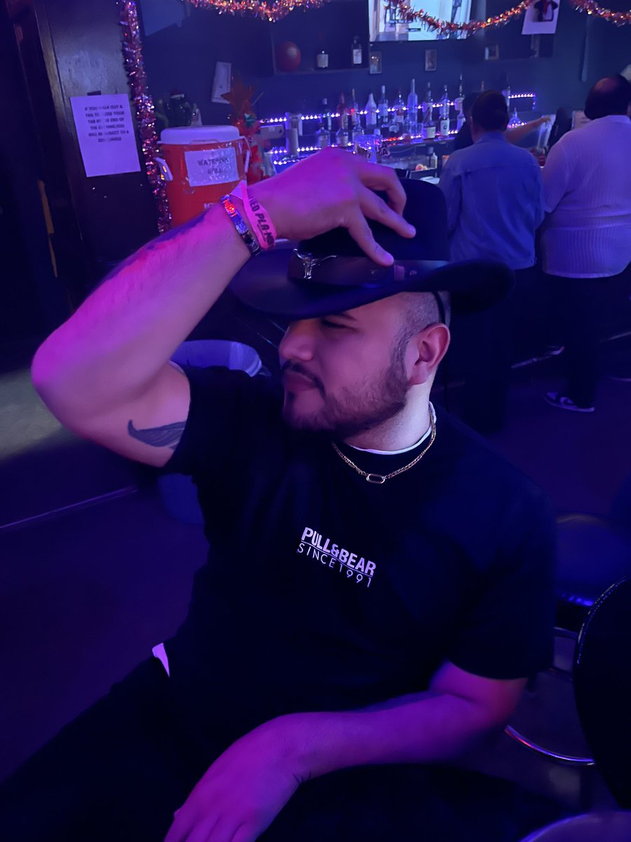erickmarlaredo's tweet photo. Just feeling the vibes https://t.co/mFHacxV0x2