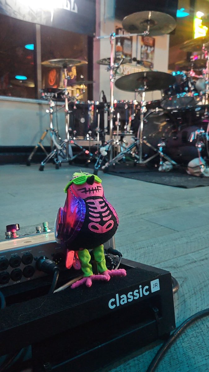 KillingRapunzel's tweet photo. Just about to kick off at Da Bar LLC in Rhinelander, WI! GET ON OUT!!! We have a large night of music coming your way! 💥🤘 https://t.co/Pe1TYt1COy