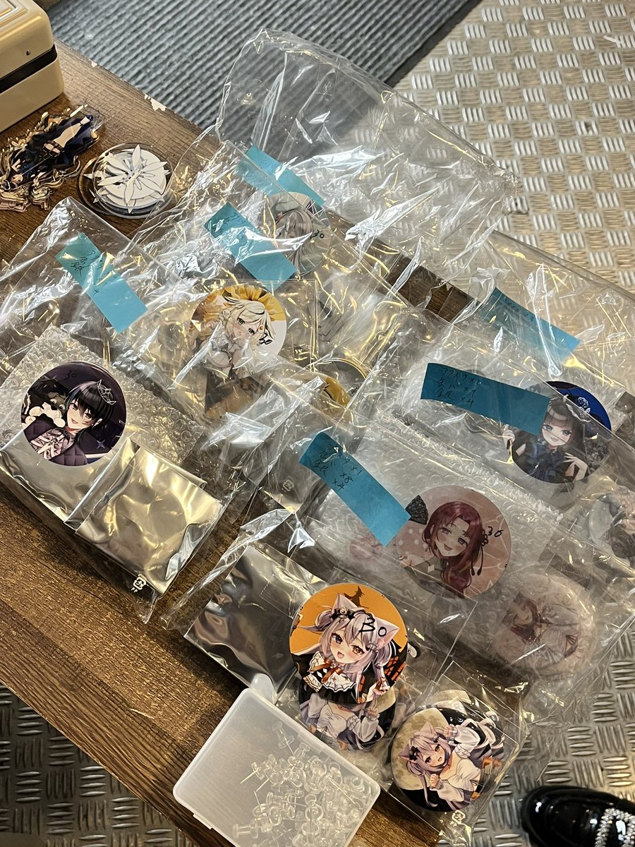 Twilight_Sail's tweet photo. 数量限定、先着順になりますがグッズの残りを販売しております！

ご希望の方は受付にお申し付けください🙇🏻‍♀️ https://t.co/qDnuPbQ3MD