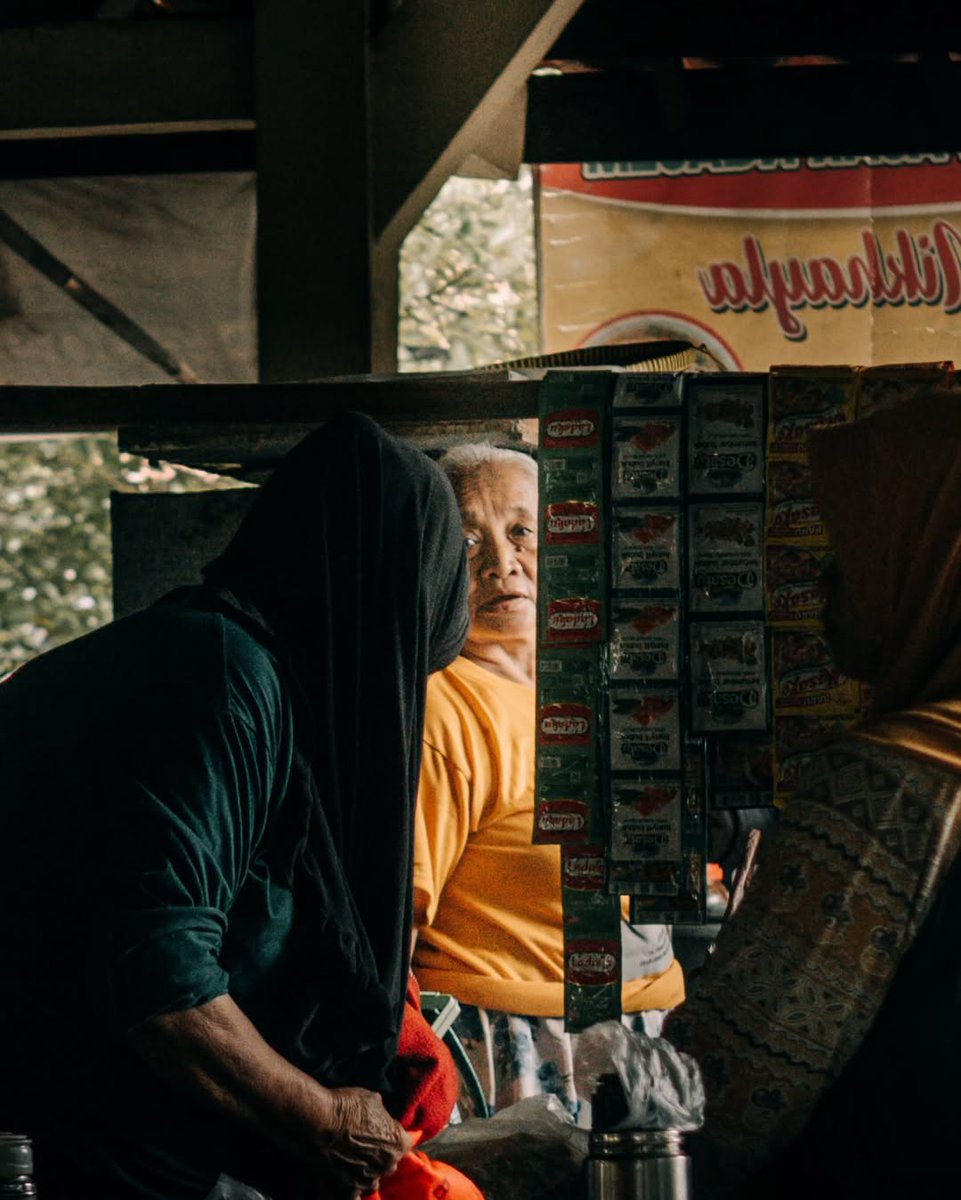 merapi_uncover's tweet photo. Serenity in Simplicity

Pasar Ngasem Yogyakarta 
.
.
.
.
.
📷 Sony A6000
🎨 Adobe Lightroom

(ataanzzel) https://t.co/bLPUE4nxjr