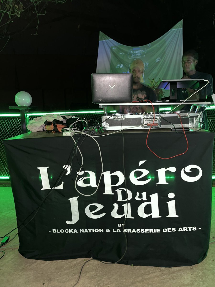 anene_brand's tweet photo. Un grand merci à #Blocka_Nation et a la Brasserie des Arts du CCFG pour cette incroyable soirée lors de l'apéro du jeudi.
En tant qu'exposants, nous avons eu le plaisir de présenter nos dernières collections de la marque #ANÈNÈ.
#ANÈNÈ #ApéroDuJeudi #CCFG #Blockanation https://t.co/taVNU0tggy
