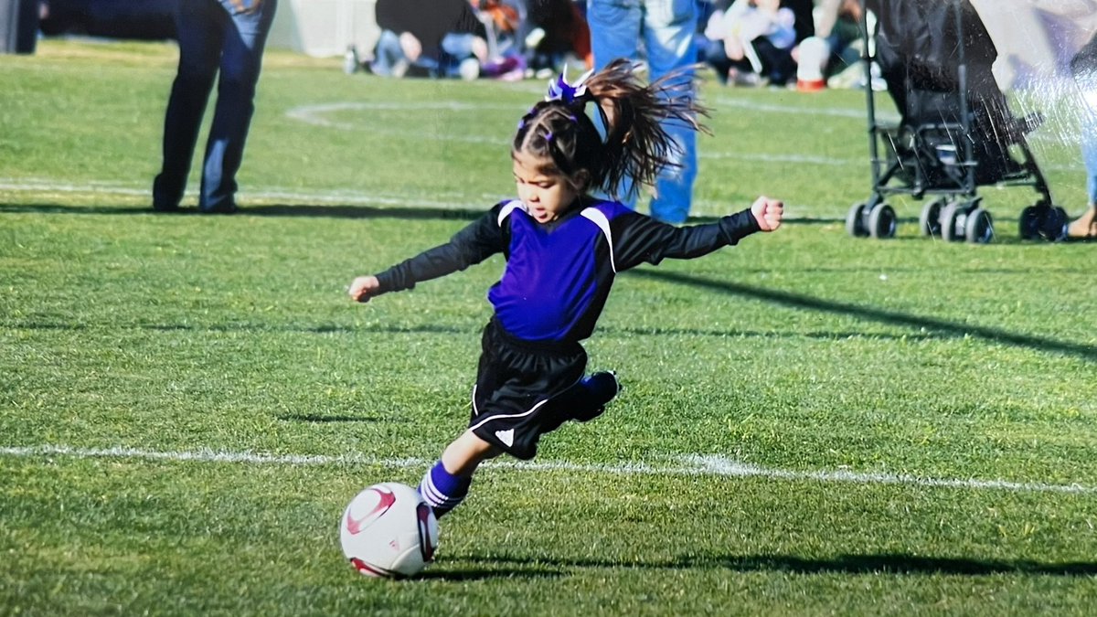 Sammy_Quiroz21's tweet photo. I’m thrilled to announce my verbal commitment to play soccer and further my education at Emporia State University! Thanks to God, family, friends, teammates, and coaches!Special thanks to Coach Jane, Coach Thomas, and the staff for this opportunity. Can’t wait! #StingersUp🐝 https://t.co/nEmuGQz1nD