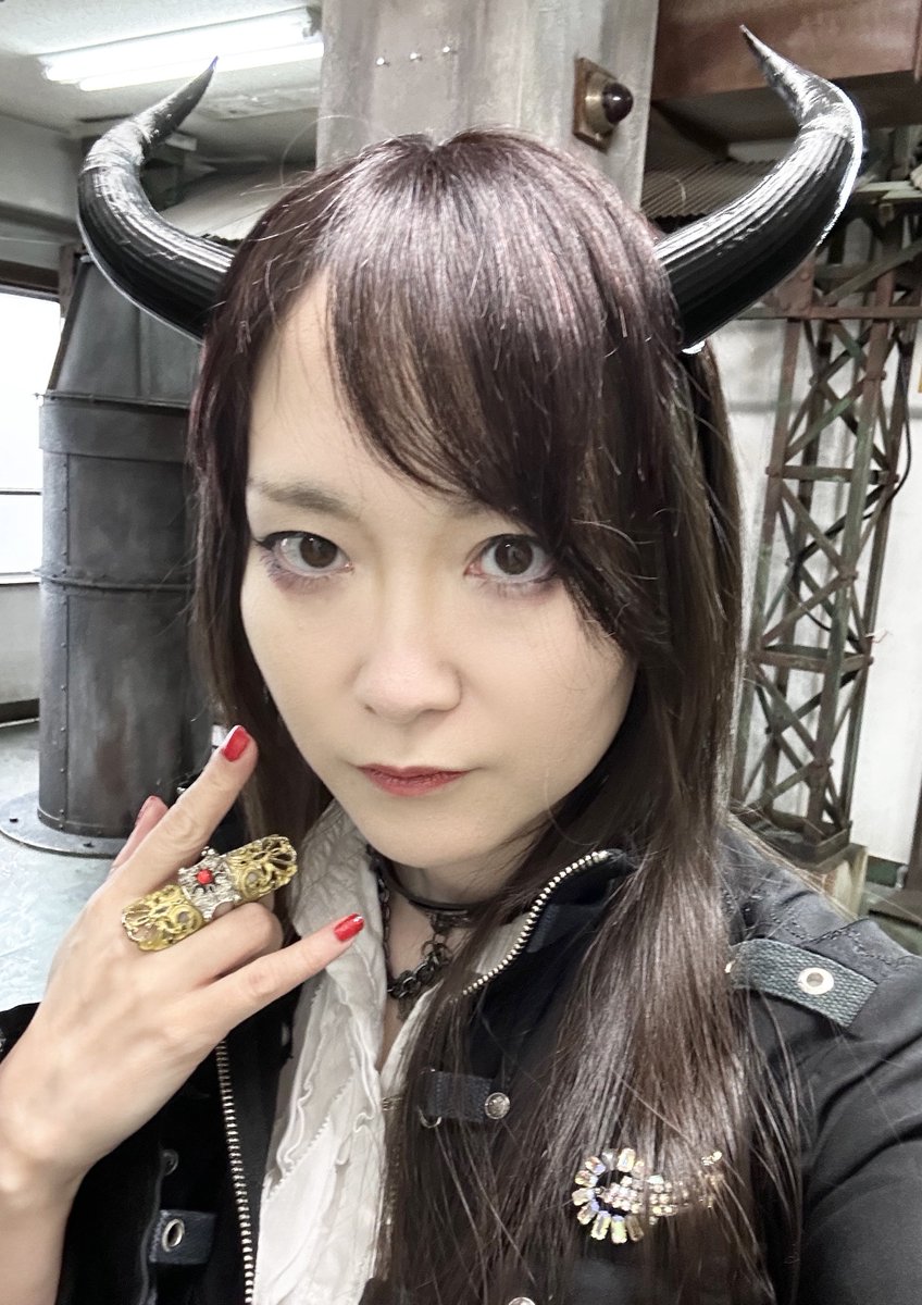 おはにゃんこです！

ここ2週間くらいで、数ヶ月寝不足だったのがやっと解消されました😂

もともと10時間くらい寝ちゃうロングスリーパー体質なので、6時間くらいの睡眠じゃ足りないんだな…

さて…大掃除はこれからです（遠い目）