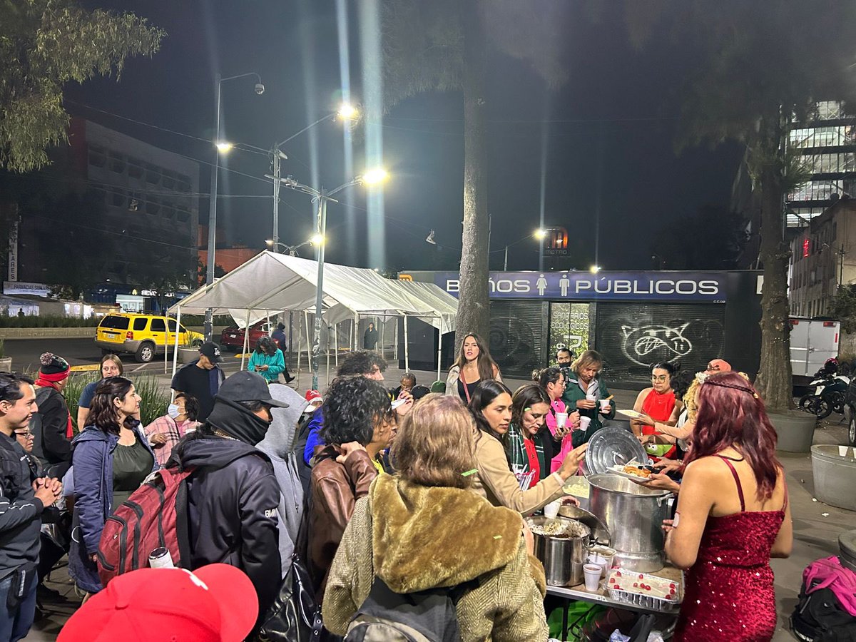 lleca_org's tweet photo. Gracias a todas las personas que hicieron posible otra #navitrans 🎄🏳️⚧️
Les deseamos un 2025 lleno de trabajo comunitario, empatía y respeto. 🫰🏼
Aún puedes donar a través del siguiente link:
https://t.co/t1afUrd8No https://t.co/0Zl5MaHZxa