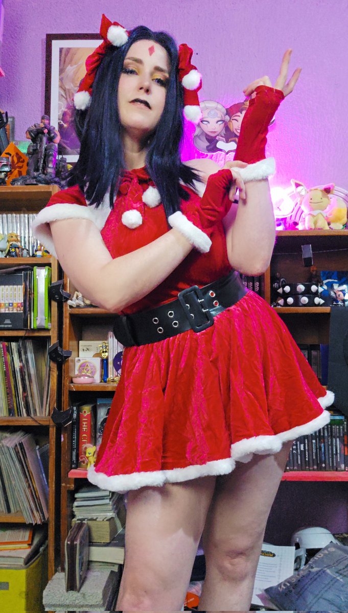 chailattecos's tweet image. Ayer fue #Raven versión #navideña ✨️👀

#FelizNavidad2024 #FelicesFiestas #dccomics #cosplay