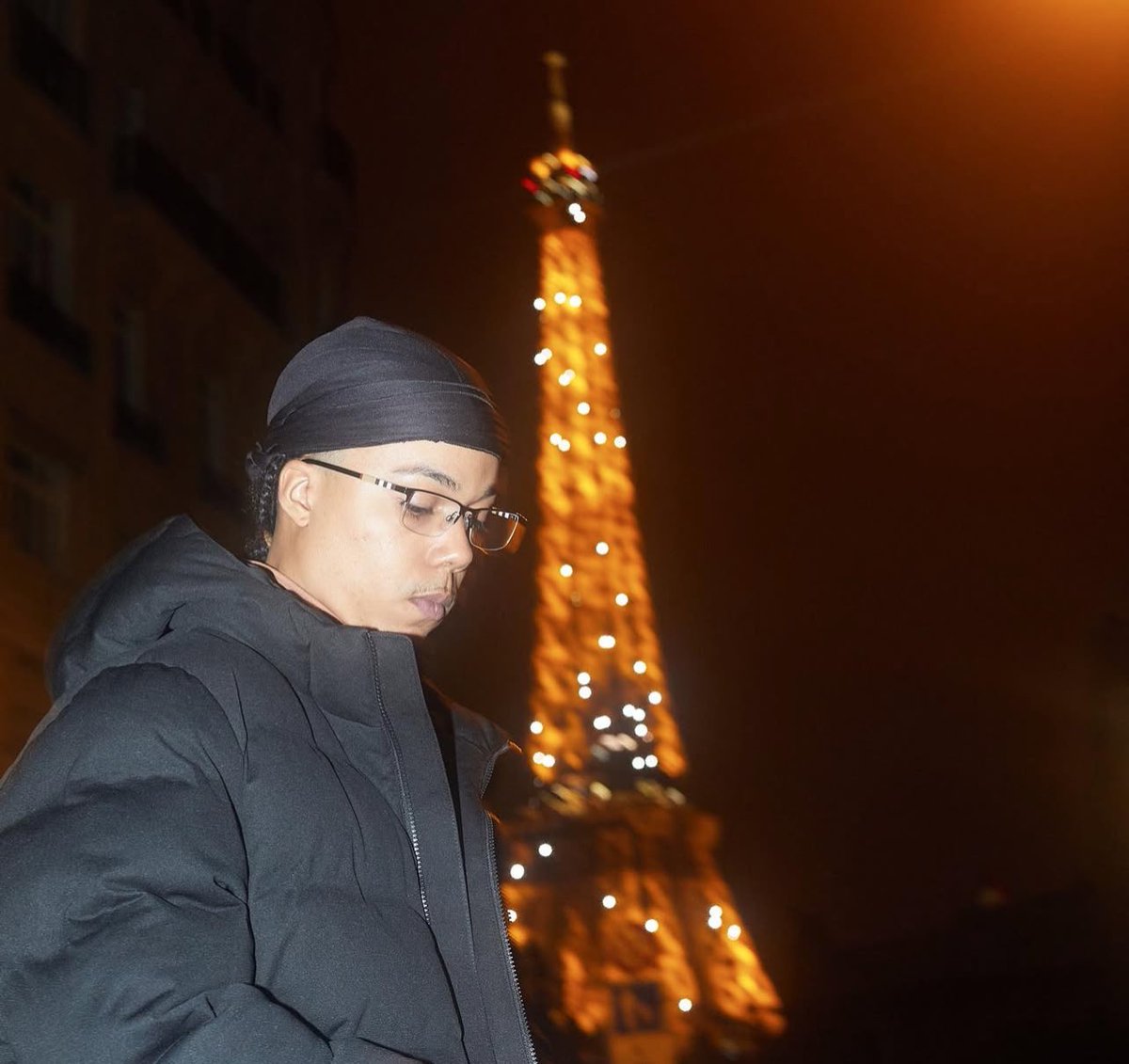 “Se o problema sou eu, não é mais.
Não vai olhar pros teus próprios erros porque ser real já é pedir demais, né?”

— Sant em “Nunca Mais”