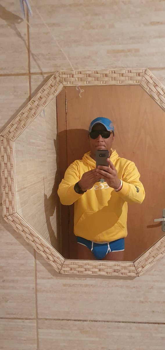 RickyRcs's tweet image. Quem aí goxta de assitir o RickFlix? Vixi, acho que quase o mundo inteiro assiste. Hahahaha.
Arrasta para o lado que tem mais fotos.