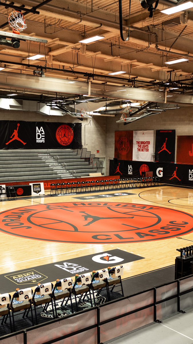 dougniblock's tweet photo. @madehoops Jordan Holiday Classic Day 1 Standouts 📝: 

‘25 Cam Boozer (Duke Commit) 📸
‘25 Onyx Nnani (Arkansas St. Commit)
‘25 Jake West (Northwestern Commit)
‘25 Jayden Ramirez
‘25 Halon Rawlings 📸
‘25 Brandon Lee (Illinois Commit)
‘25 Jaysean Williams
‘25 Keith McKnight (Quinnipiac Commit)
‘25 Luke Melniczak
‘26 Caleb Gaskins
‘26 Jordan Smith Jr
‘26 Julian Desir
‘27 Anderson Diaz
‘27 Caleb Ourigou