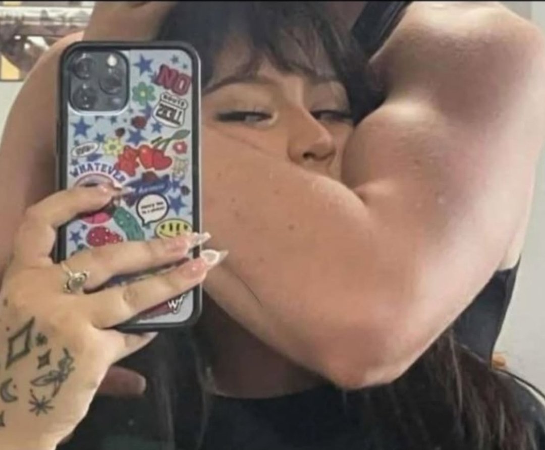 ArdaSwoosh's tweet photo. 😈
#muscles #photo #OC https://t.co/uqGfzO0Qv5