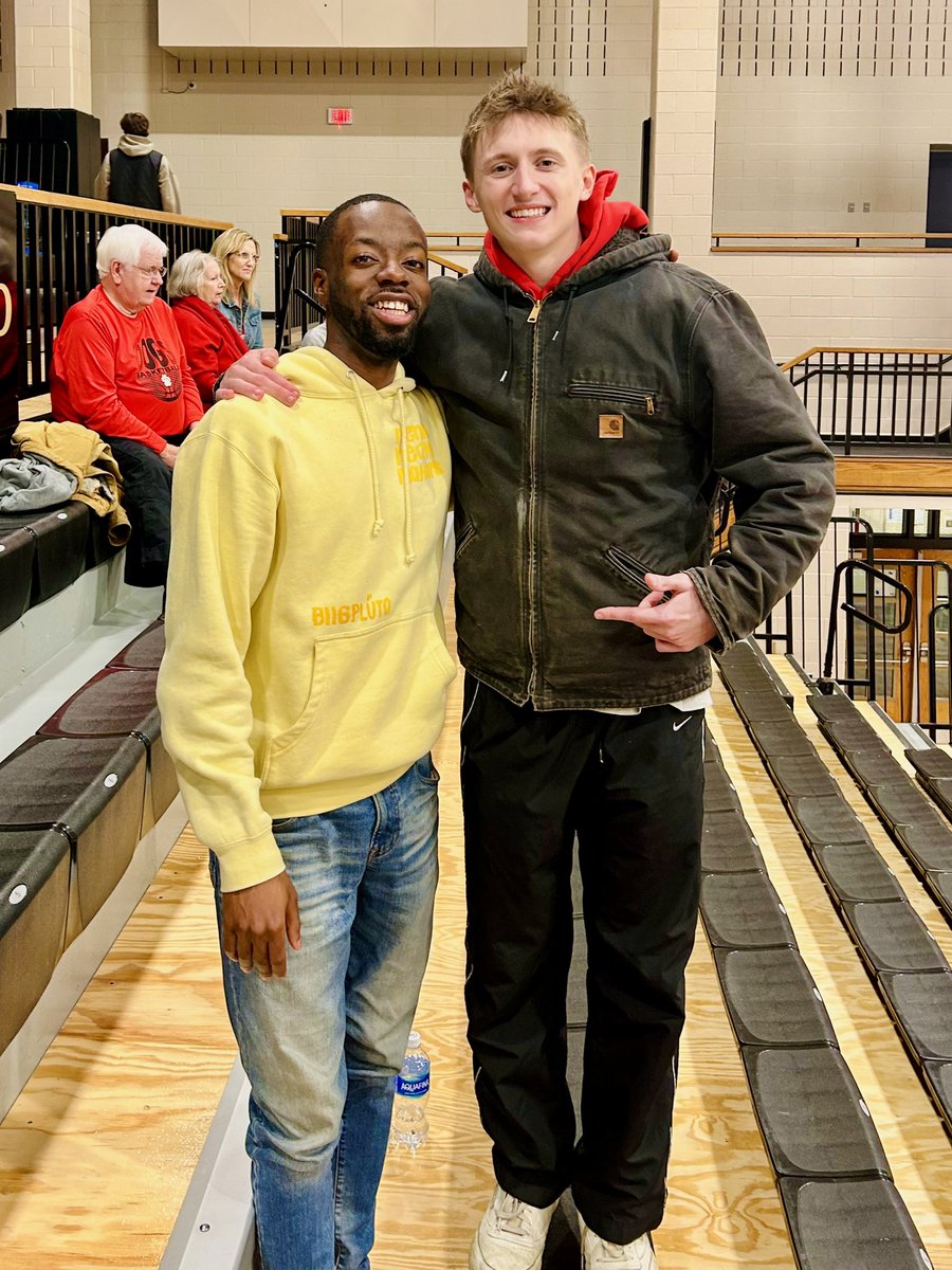 RomeovilleKid's tweet photo. It’s always good to see my Region family. Thank you for changing my life! ❤️ https://t.co/IwRf9ejNfH