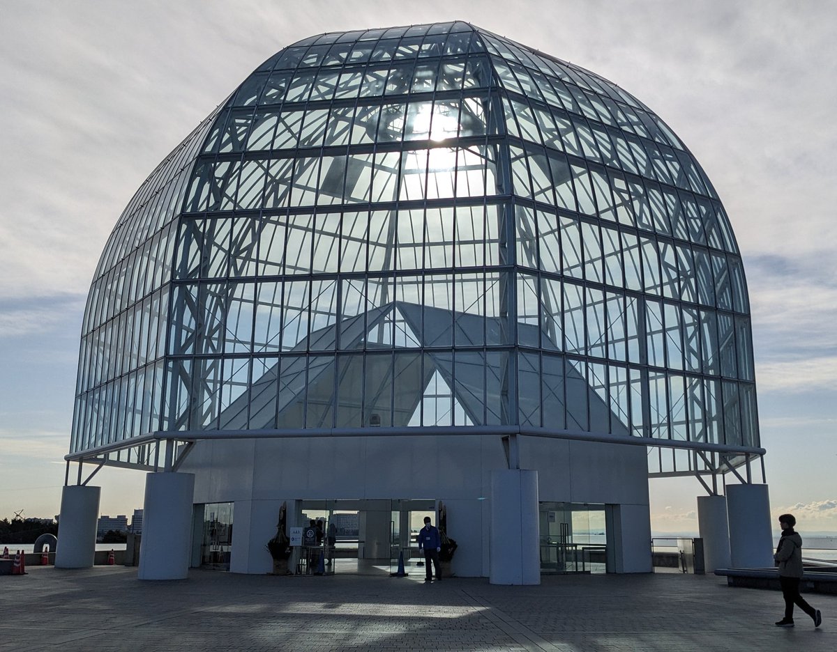 TobbytheRock's tweet photo. 水族館は、展示もいいけど建築物を観る楽しさもありますよね。 https://t.co/oKqF92CVRx