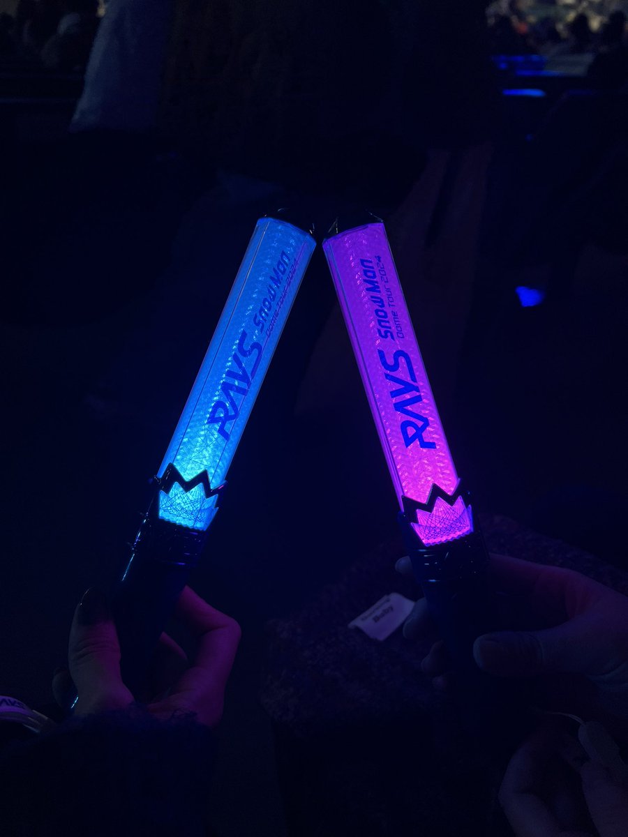 0378ttt's tweet photo. 5大ドーム完走おめでとう⛄️🎉
今回ご縁があり参戦出来て本当に幸せでした😌🫶🏻
そして9人で無事にラストを迎えられて良かった!
#SnowManDomeTour2024
#SnowMan
#RAYR https://t.co/RrVGRQWJhU