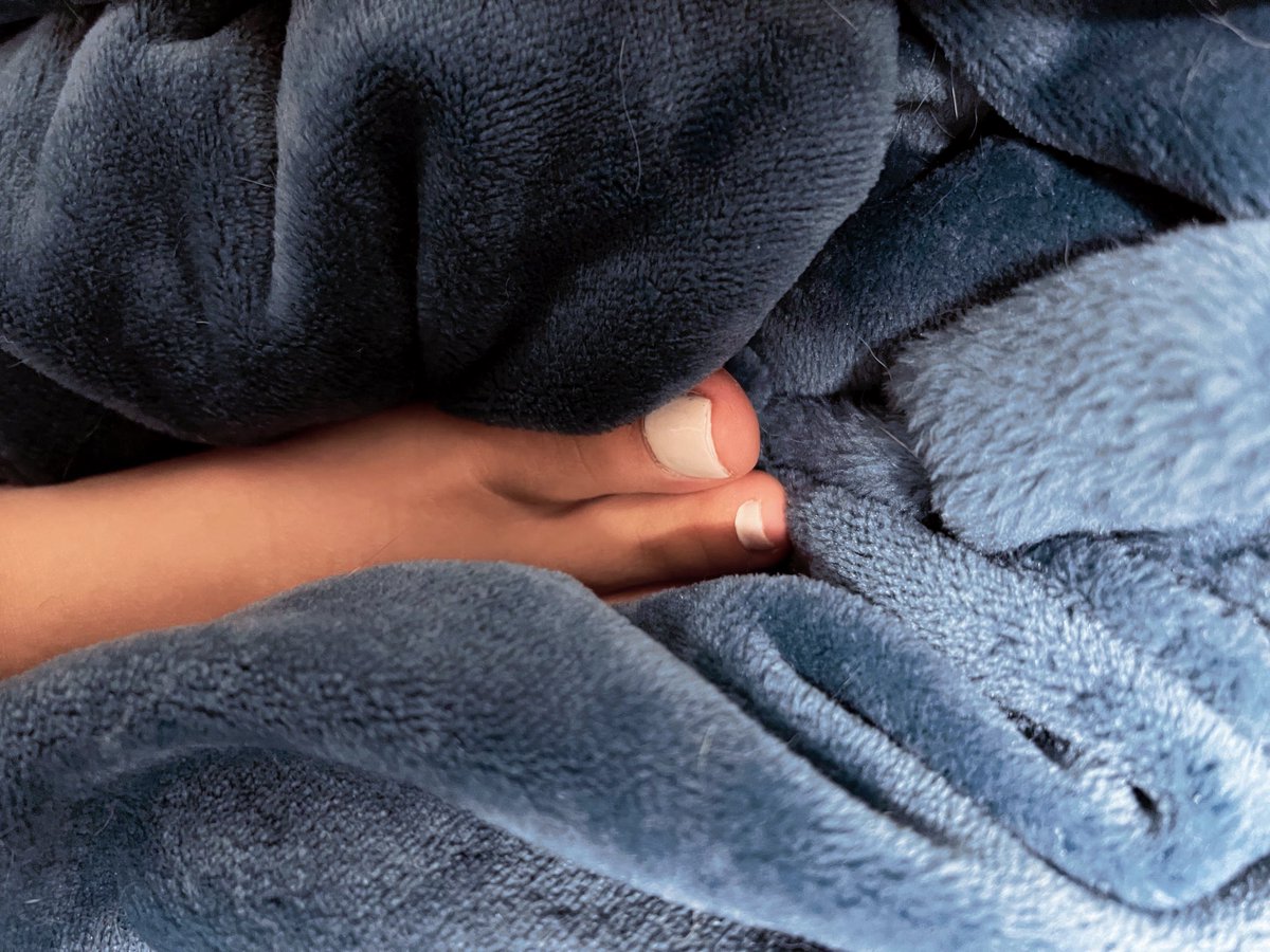 PetiteToes_'s tweet photo. Shh… some things are better when left uncovered. 👣🔥 #PeekABoo #FeetTease https://t.co/C3TcS2ST4C