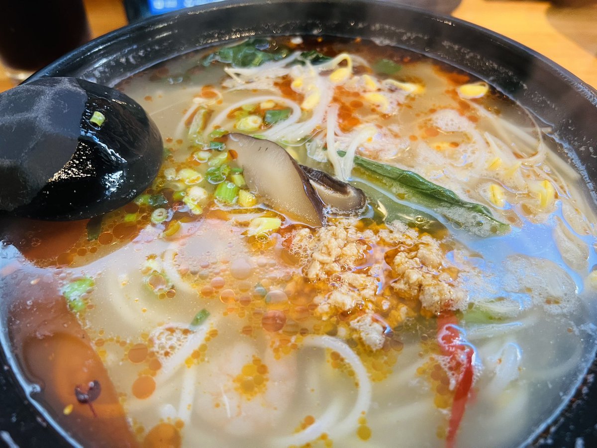 TsuyoshiGojo's tweet photo. ランチは、秋葉原に移動して #MOOGA さん初潜入🍴
メニューが豊富で食べたいものが沢山ありましたが今回は、 #麻辣米線 を頂きました😋大好きな山椒が効いていてクセになる味でした! https://t.co/PzEGOVnCJ1