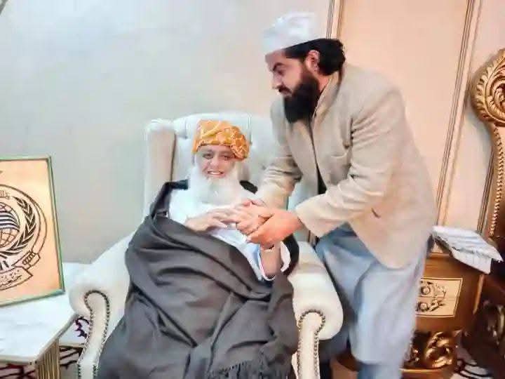 اے زمین و آسمانوں کے مالک، اے میرے پروردگار تو اس سفید ریش بزرگ کا سایہ ہمیشہ ہمارے سروں پر رکھ، تو اسے صحت کاملہ بخش دیں🤲