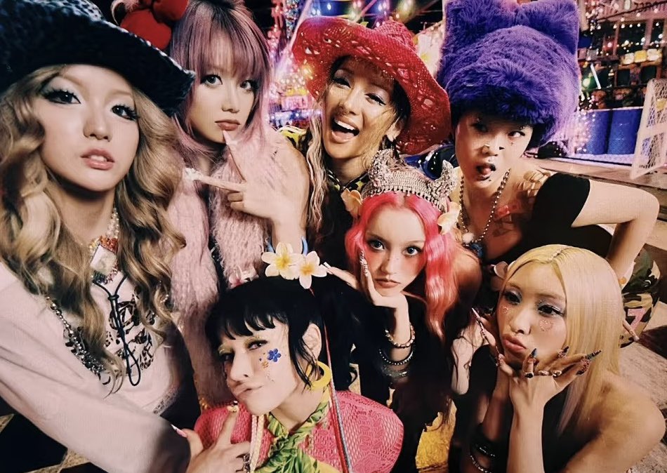 alphazbarbie's tweet photo. XG GYARU CONCEPT IS HERE 😭 https://t.co/iVAMp9zOAP