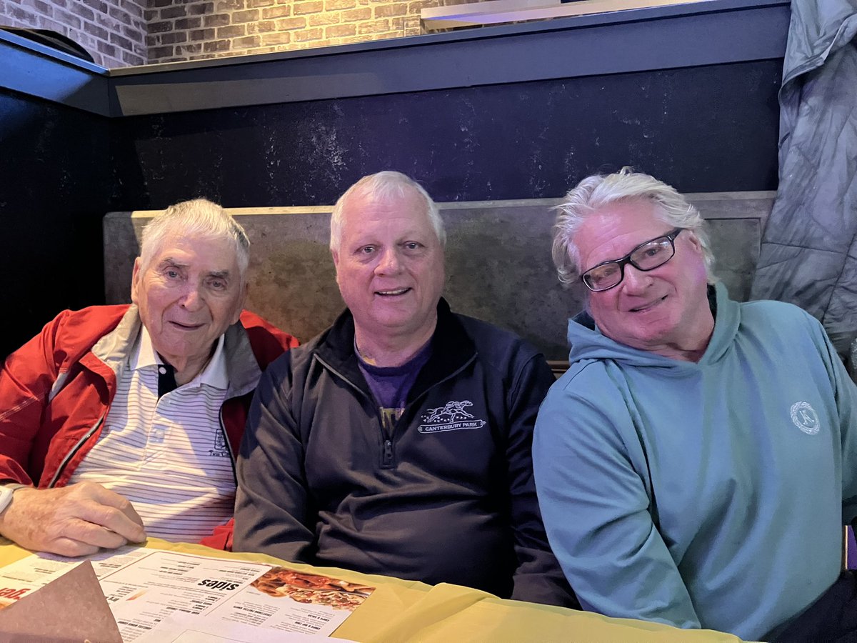 kd66bug's tweet photo. Packed house for #FFF @BWWings Plymouth w/many special guests on hand. #FaithandFeast #DivisionCollision #PurpleRain 💜
@roxiecharchian @HoneyAndMackies @PaulCharchian @TCHeadCheese @BrettKFAN @NickFrmChamplin and #WallytheBeerMan &amp; Bob “Time for 2 More” https://t.co/cCT1zP3S5g