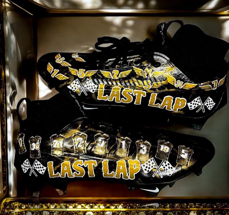 We Coming 𦬠(@skobuffsgobuffs) on Twitter photo Colorado WR Jimmy Horn Jr. Cleats for Tomorrowβs Bowl Game is Insane π₯
βLast Lapβ
π· : <a href="/Tooswiftj5/">Jimmy Horn Jr</a> Colorado WR Jimmy Horn Jr. Cleats for Tomorrowβs Bowl Game is Insane π₯
βLast Lapβ
π· : <a href="/Tooswiftj5/">Jimmy Horn Jr</a>