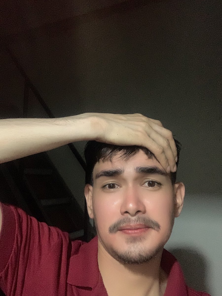 Hindi tayo pwding mapagod, pero ang magpahinga pwde pa☺️😅