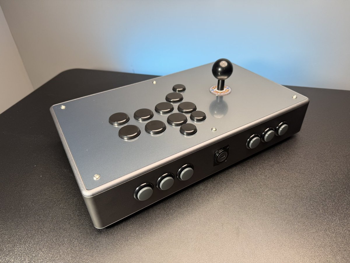 All new #PanzerFightStick5 with #SP2MX panel and #Brook #PS5PLUS inside. #FightStickFriday

JasensCustoms.com