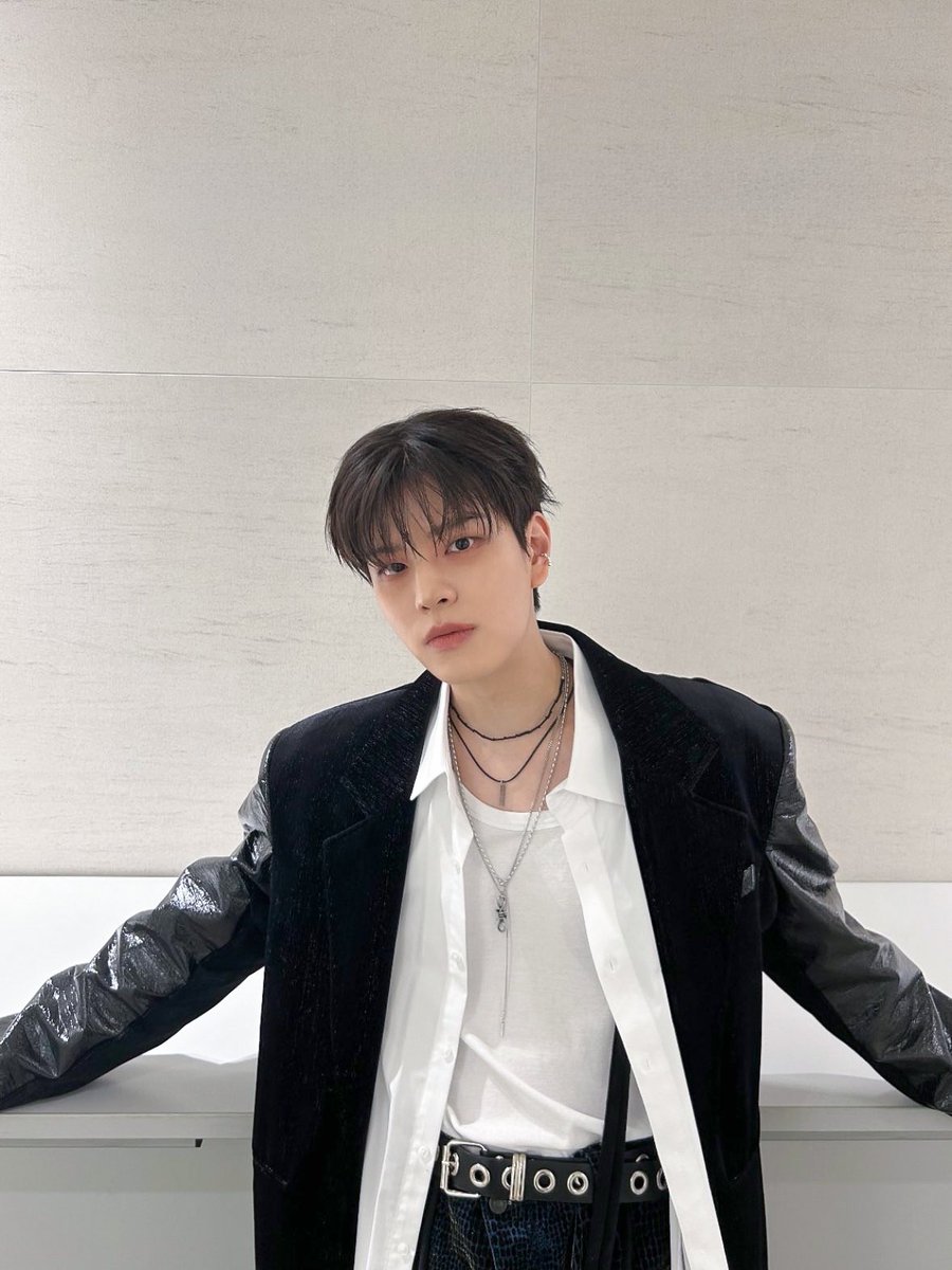 kimpumini's tweet photo. 문구 없 버전 https://t.co/Qyr2zo9dXh