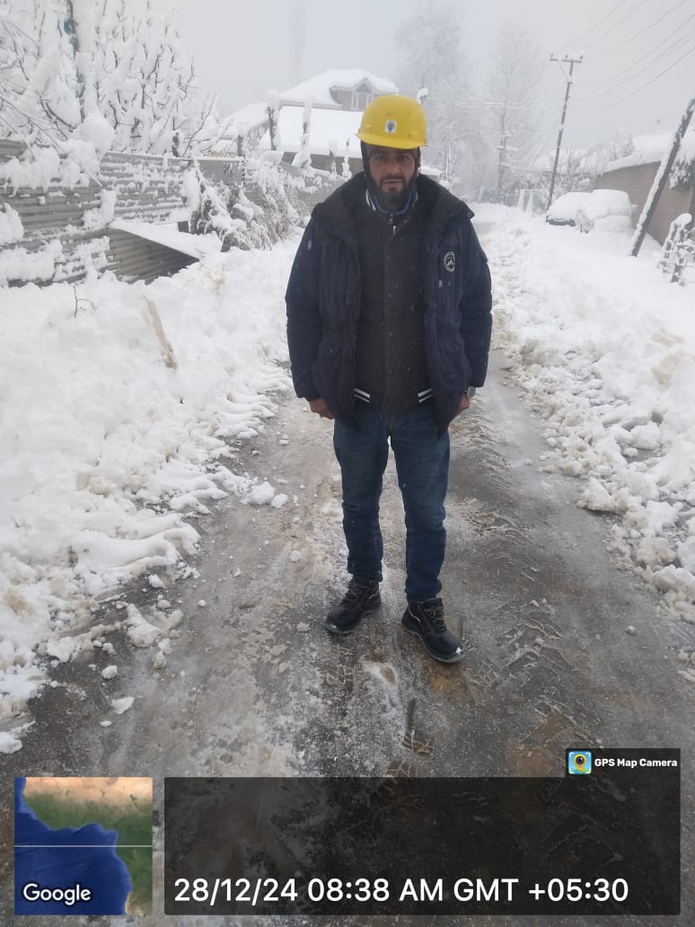 Staff on job in ESD Pulwama