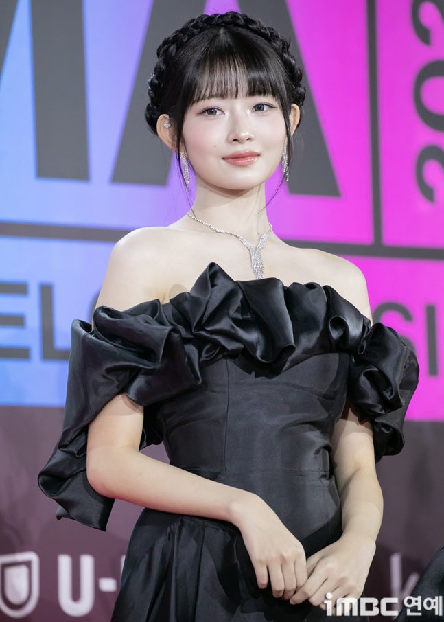 xnaoirei's tweet photo. @0fthedamned “Selamat sore, Custodian dan Heretic! Selamat datang di Farewell Party OfTheDamned. Sebelum kita memulai acara, perkenalkan, nama saya Miwa Erudetha, dan saya akan menjadi pembawa acara kalian malam ini, tentunya saya tidak sendirian, saya bersama Kak Zephan!” https://t.co/6ZG9tu1r37