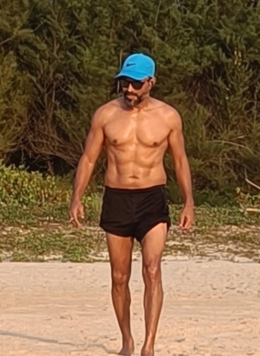 Mixed diet - 50 plus some 

Learning: learning what suits our body is more imp than diets. Once our body finds that balance; it goes on

<a href="/tednaiman/">Ted ⚡️ Naiman</a> what do you say doc?