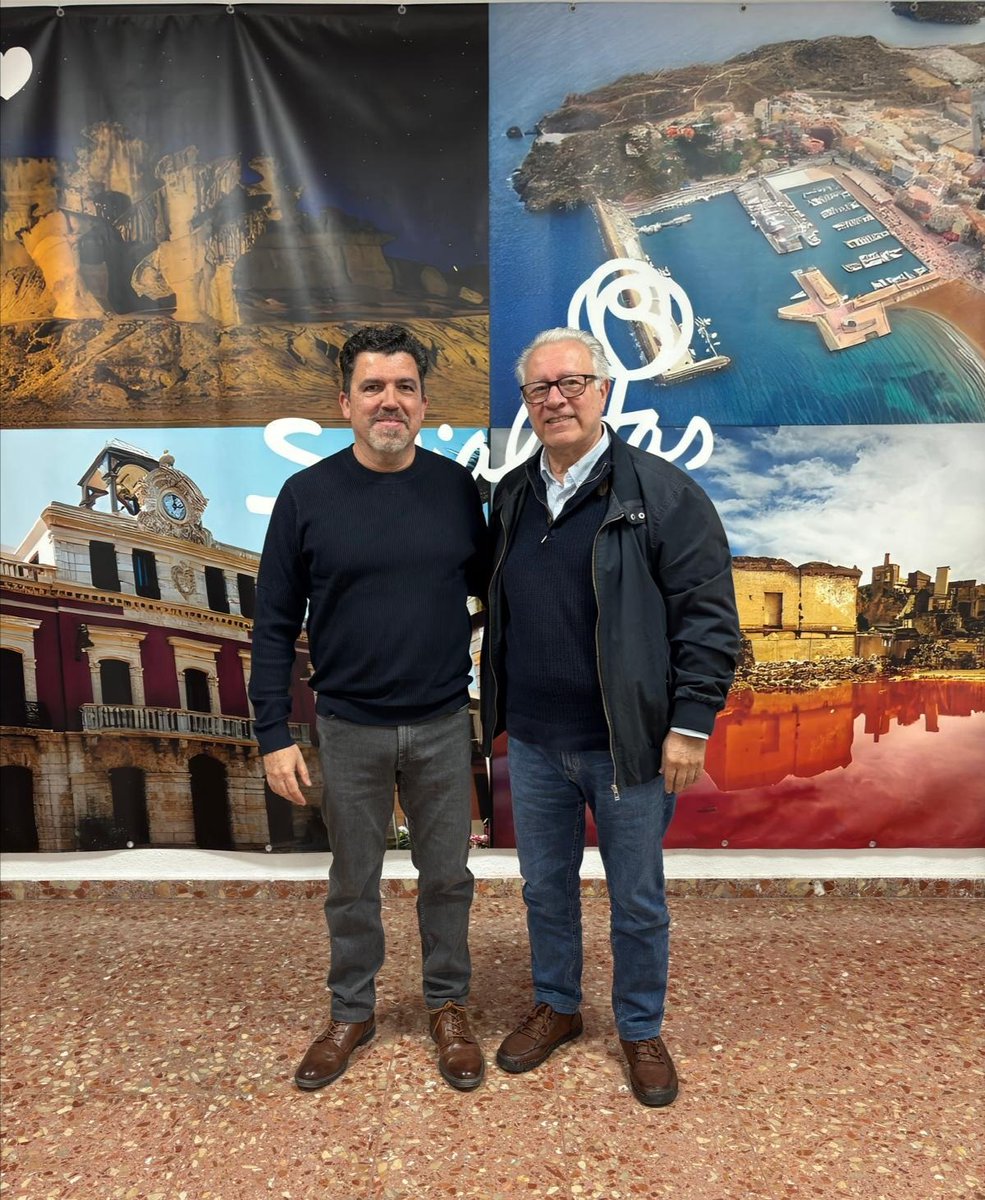 TxemaAlmela's tweet image. Anoche en la visita al @PsoeMazarron tuve la oportunidad de conocer personalmente a un gran socialista como @JulioRAbenza, después de mucho tiempo de relación y buena sintonía a través de las RRSS. 

Un placer compañero. 
#RenovandolaIlusión 🌹