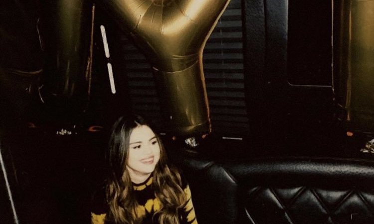 ✨ (@marielooks) on Twitter photo 