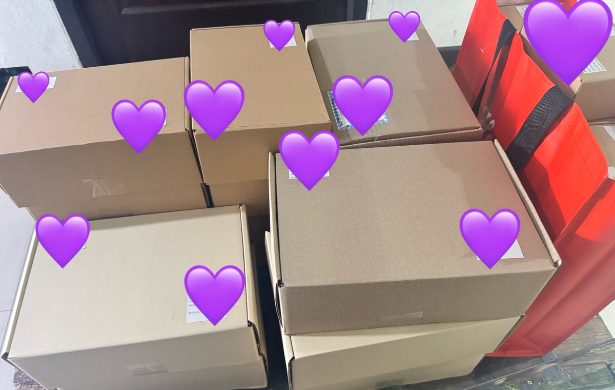 VictorsSaturn's tweet photo. 📦สำหรับของที่ระลึกผู้ที่โดเนทในโปรเจกต์ #VICTORClubPromNight เราได้ทำการจัดส่งให้เรียบร้อยนะคะ ทุกคนสามารถเช็คสถานะการจัดส่งตามลิงก์ที่แนบไว้ได้เลย
ขอบคุณทุกท่านที่สนับสนุนเรามาอย่างดีโดยตลอดด้วยนะคะ 💜
🔗: https://t.co/Jah4KbqEAN https://t.co/BGkzTJmHKO