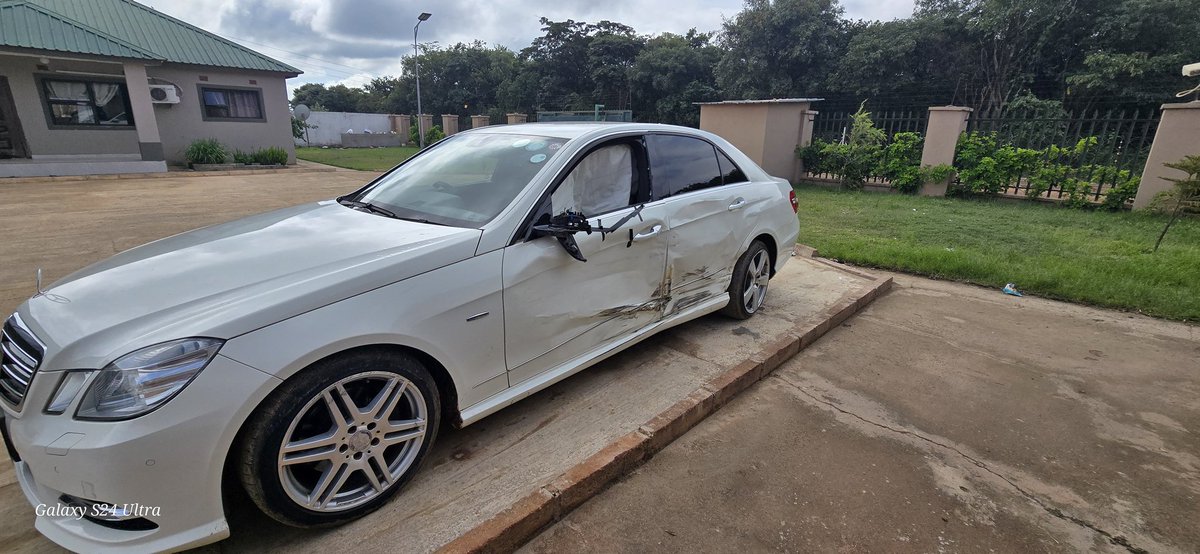 I thank the gods. It could have been a fatality.
You can be careful as you want but there's always that one driver.