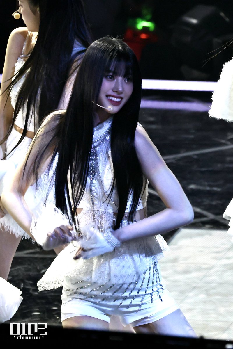 2024.12.25 SBS

🫧🐱

#izna #이즈나
#KOKO #코코