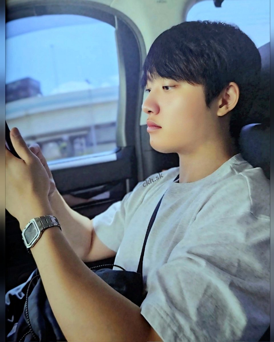 dh_do0112's tweet photo. 📱🚙

#도경수 #디오 #DohKyungSoo #kyungsoo #DO (D.O.) #ドギョンス #都敬秀 https://t.co/r8XS78H2Sr