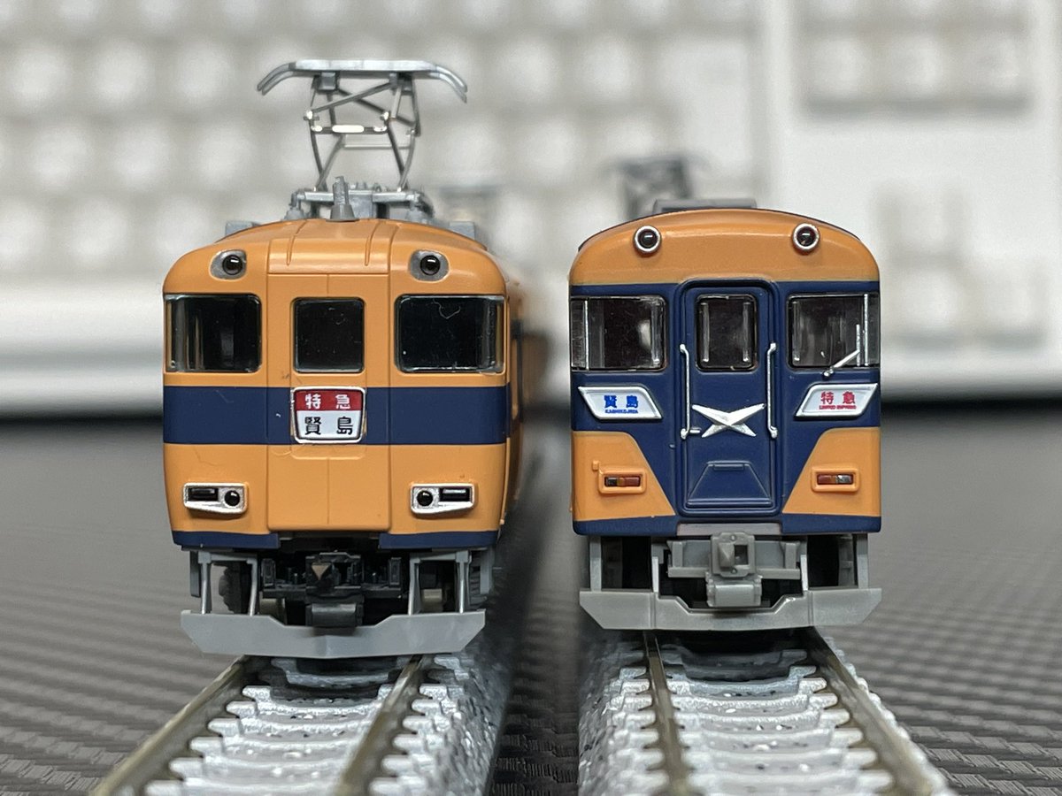 トミックスの98559:近鉄30000系ビスタカー、鉄コレの18200系