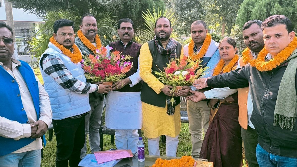 Mpsyadav's tweet photo. #कटिहार जिला #जदयू की प्रकोष्ठों की समीक्षा बैठक प���रमंडलीय प्रभारी श्री सुनील कुमार जी, जिला अध्यक्ष श्री Surajj Prakash Roy जी,नगर अध्यक्ष श्री Amit Sah जी की उपस्थिति में आयोजित की गई।
@Jduonline @NitishKumar
@DulalChandraGo3 @Umeshsinghkush6 #2025_फिर_से_नीतीश https://t.co/1s6woYubFC