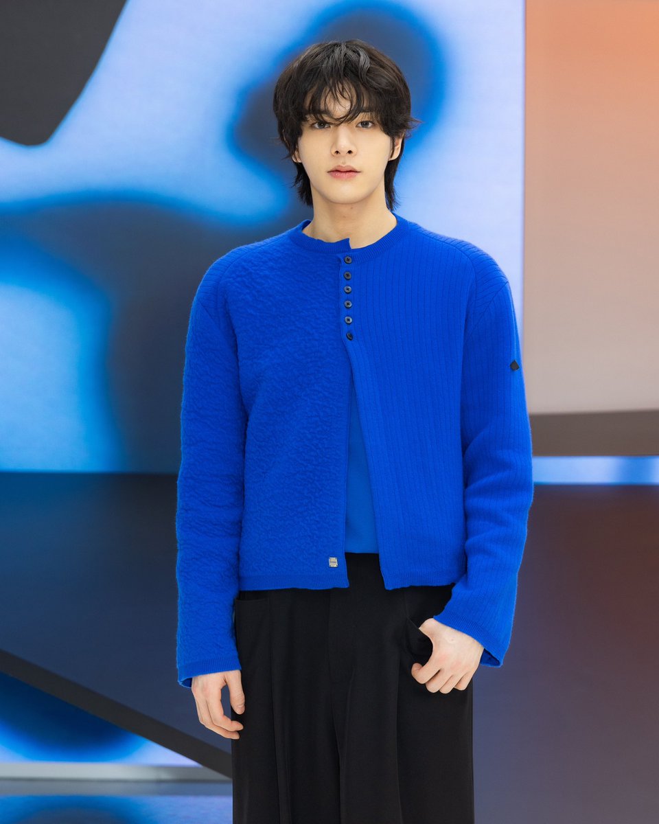 jakeupdateteam's tweet image. 281224 | ADERERROR 

JAKE wearing 10th anniversary capsule collection, FUTOURIST at ADER Seongsu Space. 💙💙

#ADERERROR  #JAKE #ENHYPEN_JAKE #제이크 #엔하이픈_제이크 @ENHYPEN_members @ENHYPEN