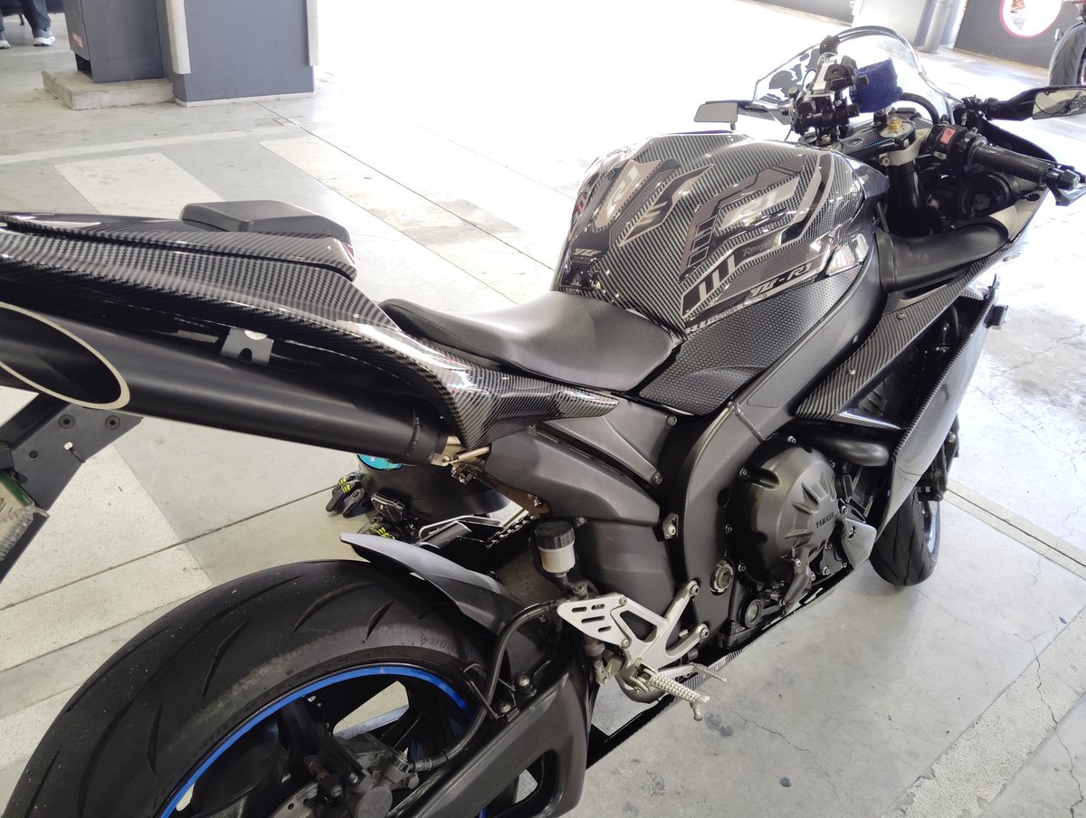 nagisa_yzf_R6's tweet photo. ついにお披露目⸜(* ॑꒳ ॑*  )⸝
新しくなったR1君です！
まだステッカー貼ってませんけど一応行動走れるように組みました！！
もし【かっこいい！】と思って貰えたらRTしてくれてもいいよ⎛° ᵕ°⎞
 #YZFオーナーよ集まれのタグ 
 #YZF  #YZFR1  #4C8 https://t.co/I70YDIl89i