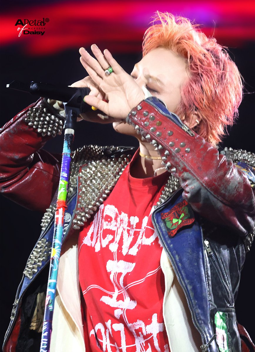 apetalof_'s tweet photo. 241225 SBS가요대전 GD
👆🎤

#지드래곤 #GD #GDRAGON #권지용 #KWONJIYONG https://t.co/hFilLva1Em