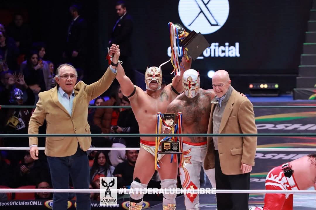 LaTijeraLucha's tweet photo. Alumno supera al maestro❗️
La #GranAlternativa en su segunda edición del 2024 es para #Legendario y su padrino #Templario al dar cuenta de #Crixus y #UltimoLegendario, siendo estos últimos quienes dominaron gran parte de la batalla, pero no lograron... https://t.co/vscezhRH3u