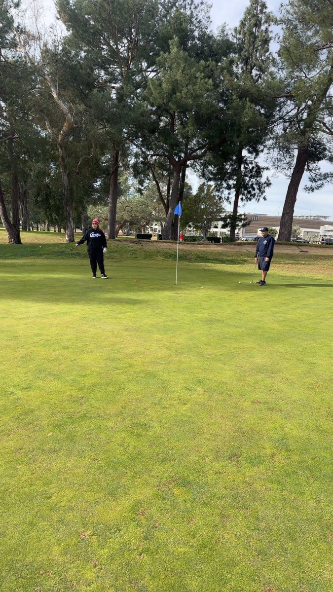 stevenperales31's tweet photo. Christmas Day consists of 18 holes ⛳️ https://t.co/r49lmpiP9L