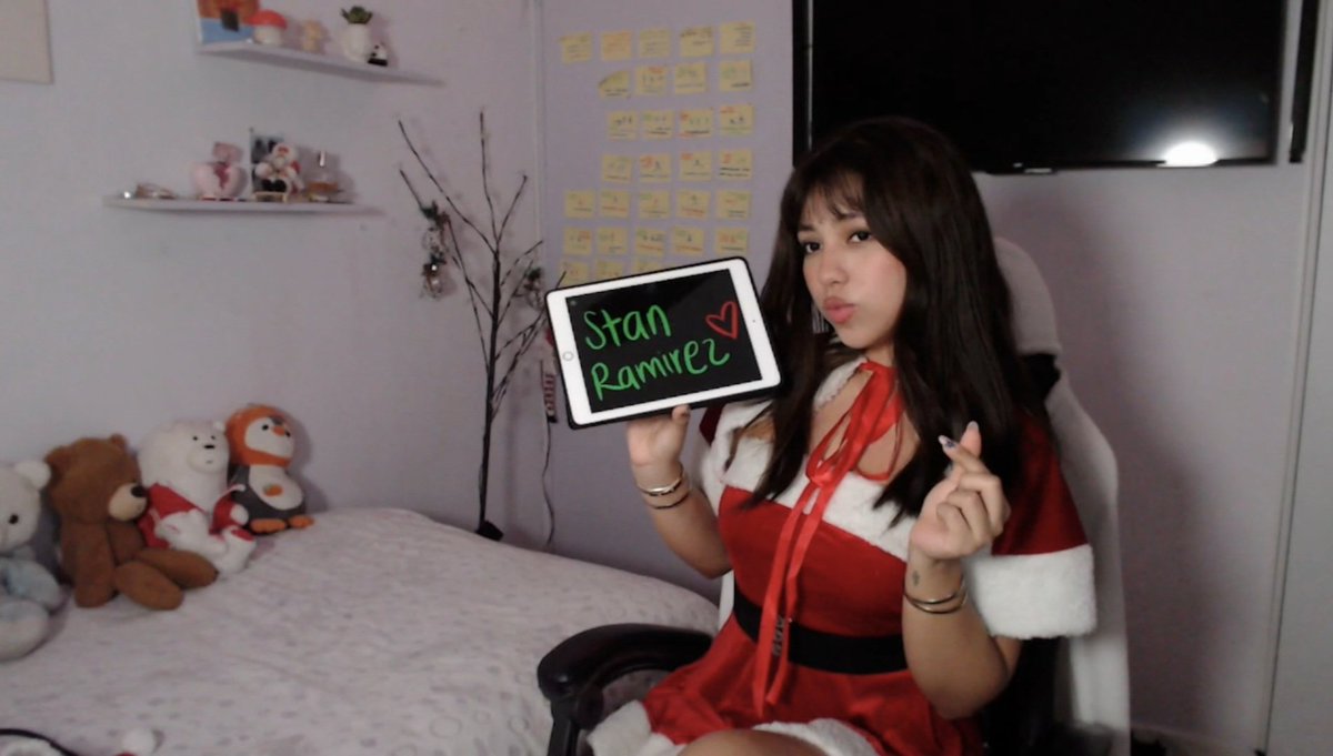 Stan_Ramirez200's tweet photo. @babyjeanett_  mi preciosa no podía faltar en navidad 💕🎅 https://t.co/91xnxxBm7d