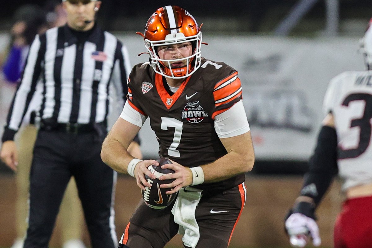 BGSU Football (@bg_football) on Twitter photo ๐๐๐ฌ๐จ & ๐๐ค๐ฉ๐๐จ:
<a href="/BazelakConnor/">Connor Bazelak</a> finishes his college career No. 40 all-time in FBS history with 12,349 passing yards and No. 16 all-time in FBS history with 1,151 career completions. ๐๐๐ฌ๐จ & ๐๐ค๐ฉ๐๐จ:
<a href="/BazelakConnor/">Connor Bazelak</a> finishes his college career No. 40 all-time in FBS history with 12,349 passing yards and No. 16 all-time in FBS history with 1,151 career completions.