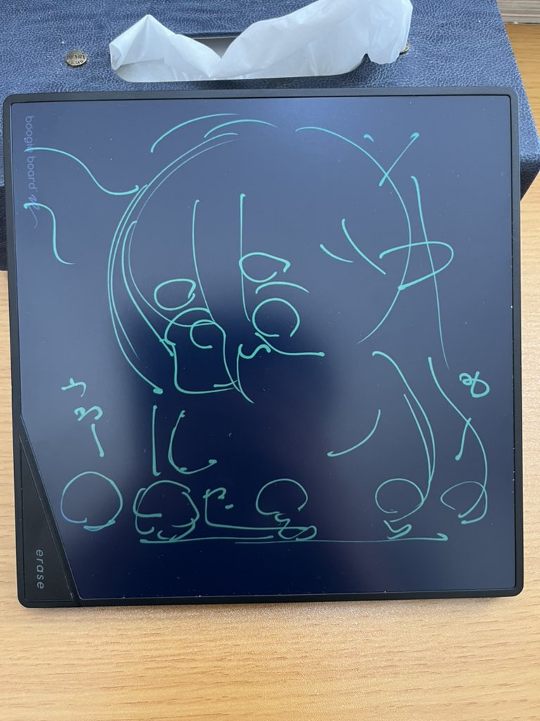 FGOのイラストを描く準備として描いたSDキャラたち。
デザインの情報量が多くてさすがだなと思いました…
4枚目のはイラストの最初期ラフ。 