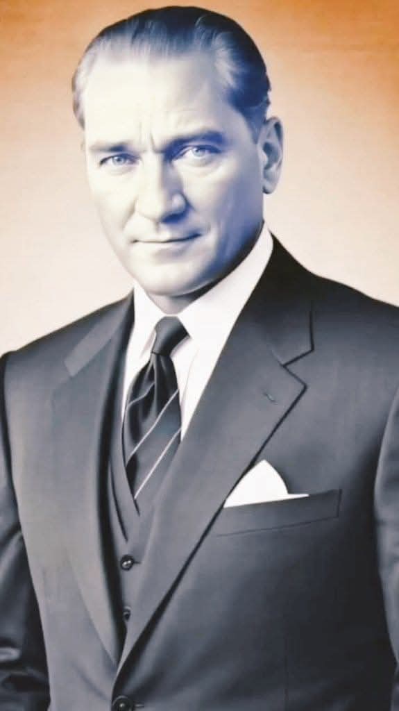 FDumduz's tweet photo. Kader demeyin,
Şükürcü olmayın,
Bu ülke işgal edildiğinde 
#ATAMIZ (#MustafaKemalATATÜRK) 
GELDİKLERİ GİBİ GİDERLER dedi.
UNUTMAYIN..🇹🇷 ❤️ https://t.co/utfIuxB3My